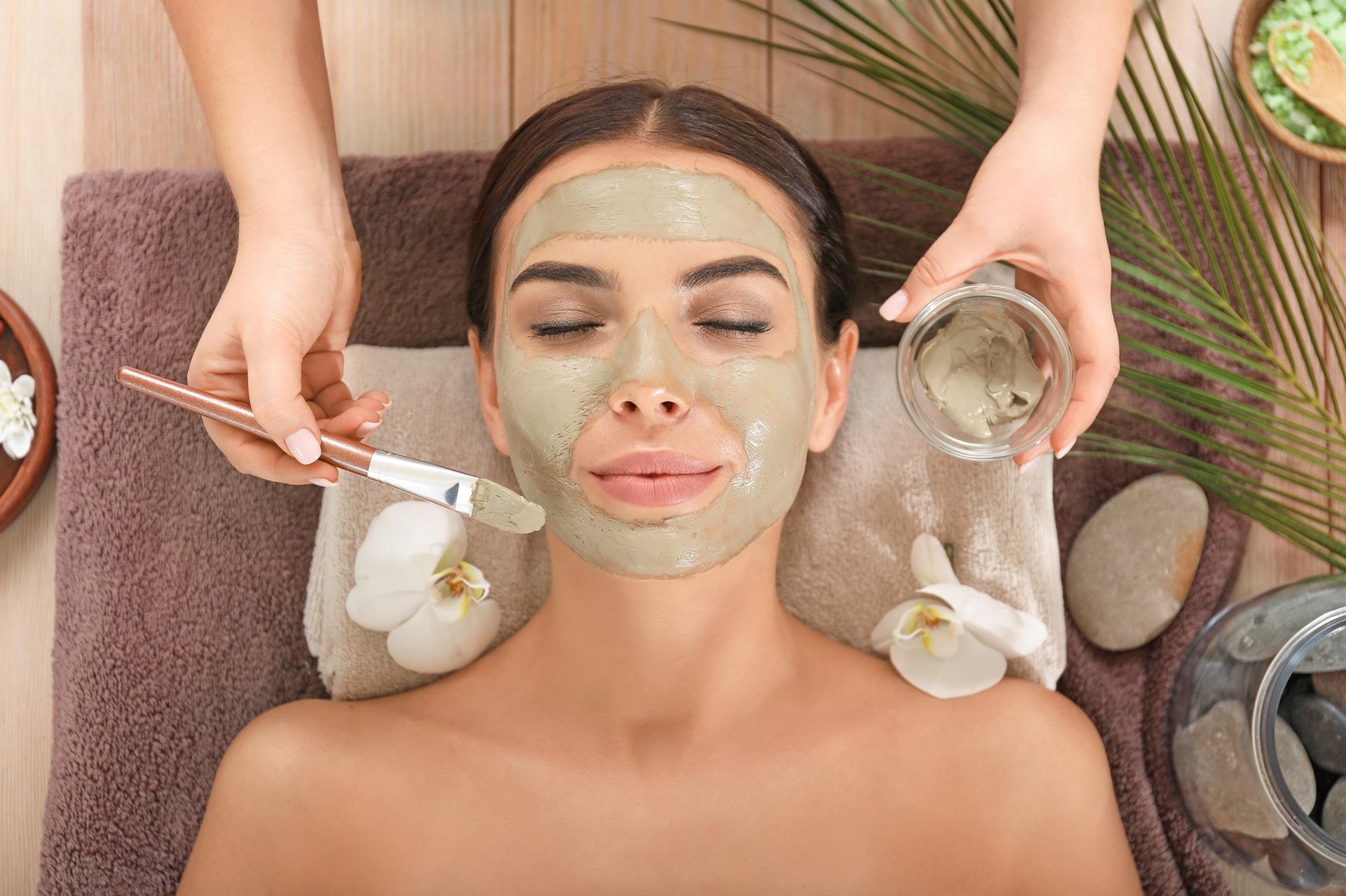 Heilerde-Gesichtsmaske im Spa, Enthaarungscreme Frauen Intimbereich