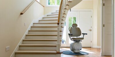 Treppenlift richtig auswählen: So gelingt der barrierefreie Umstieg im eigenen Zuhause